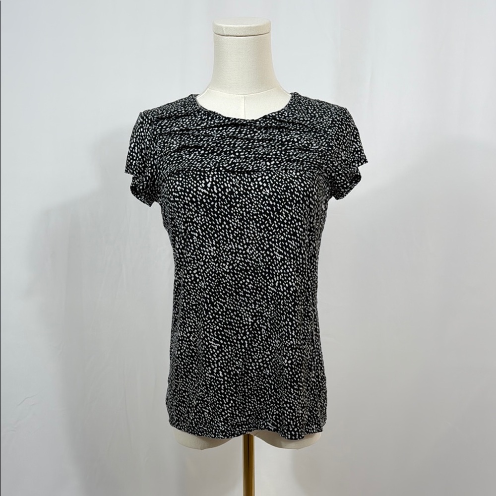 Banana Republic Black and White Fitted Short Sleeve Tee